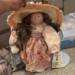 Floral little souls  Dress Doll with Wide Brim Hat vintage like new